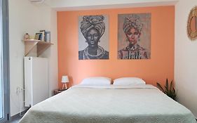 Makis Rooms A